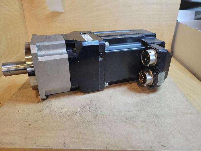 Used Allen Bradley MPL-B310P-HJ22AA w/ Apex Dynamics AB090-S2-P1