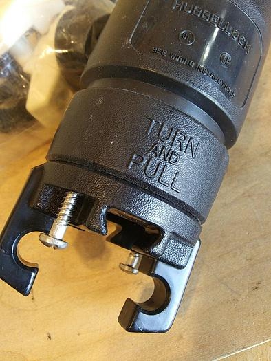 Hubbell HBL21CM414B Connector Body 3 Pole 4 Wire Grounding