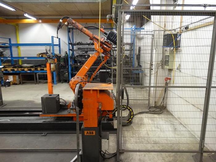 Used BRUGT SVEJSEROBOT M/MANIPUILATOR FABR. ABB. MODEL IRB 2400 L