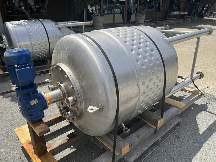 Used Tank, 132 Gallon, 500 Liter, S/St, Jkt, Agit, Cone Bottom #S744577