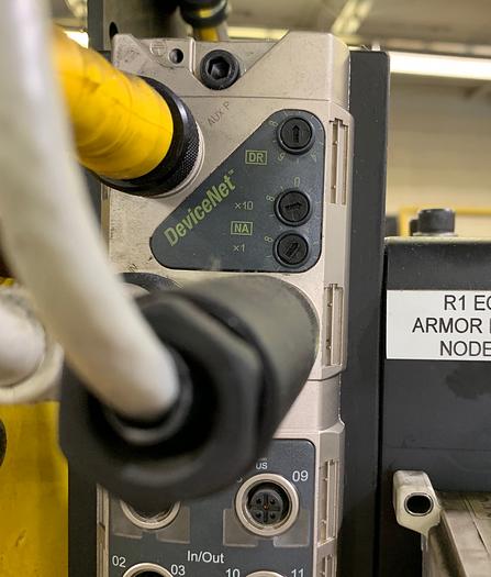 Refurbished PREVIOUSLY REFURBISHED 2003 FANUC R2000iA/125L W/ DEVICENET AND BASEPLATE