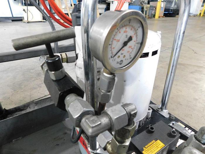 Used Jung JPE-30 Powered Hydraulic 520 Bar Confined Space Toe Jack Set