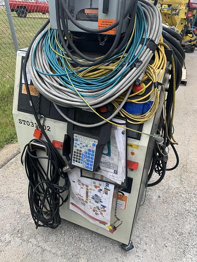 Used 2011 FANUC FANUC R2000iB/125L 6 AXIS ROBOT 125 kg X 3005 mm REACH WITH R30iA CONTROLLER