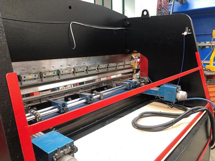 Usato PIEGATRICE SCHIAVI IDRAULICA 2500X80-100 TON