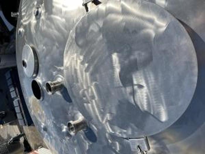 Used Used 1100Gallon Insulated Tank