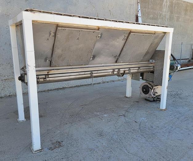 Used Hopper, 100 CF, S/st, 10' x 3'10" x 3', Auger Discharge #S744196