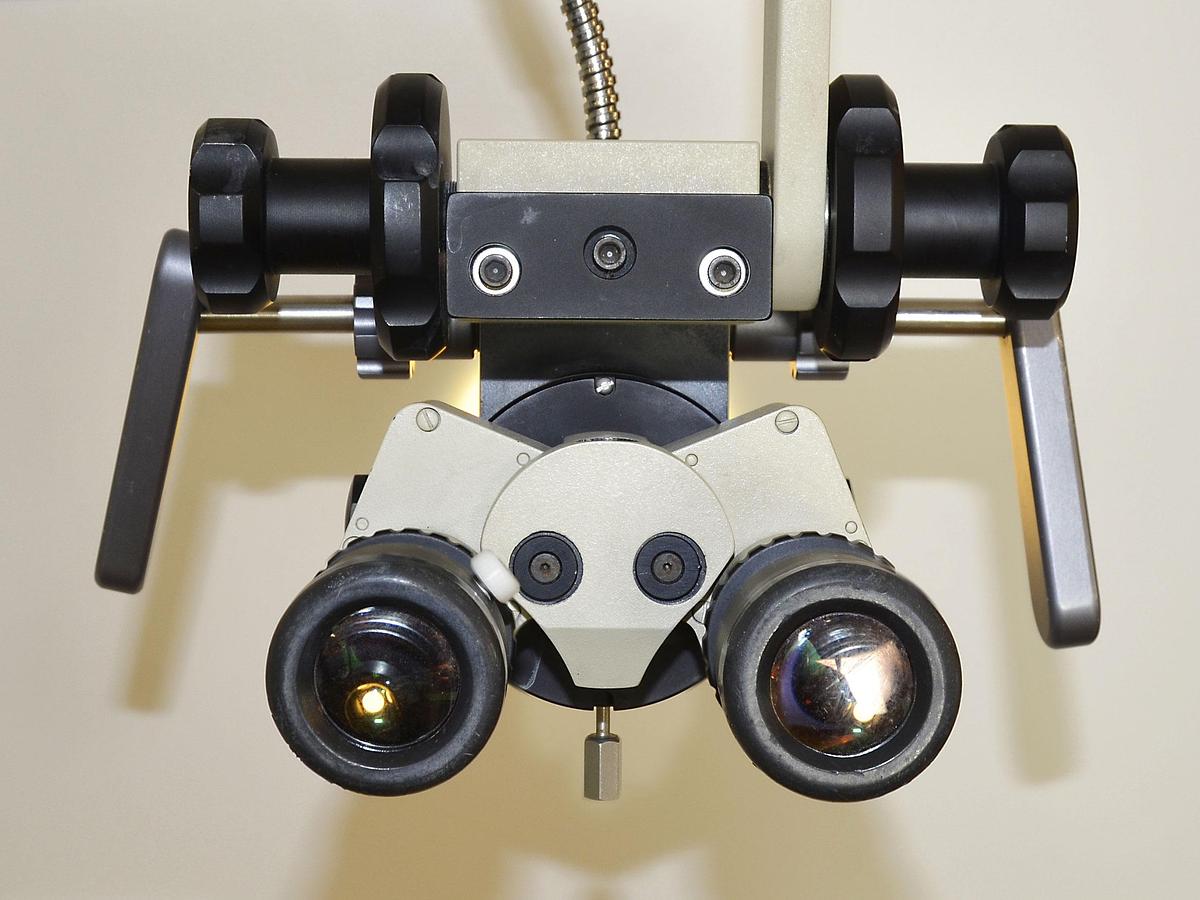 D'occasion STORZ URBAN US-1 OPHTHALMIC OPERATING MICROSCOPE