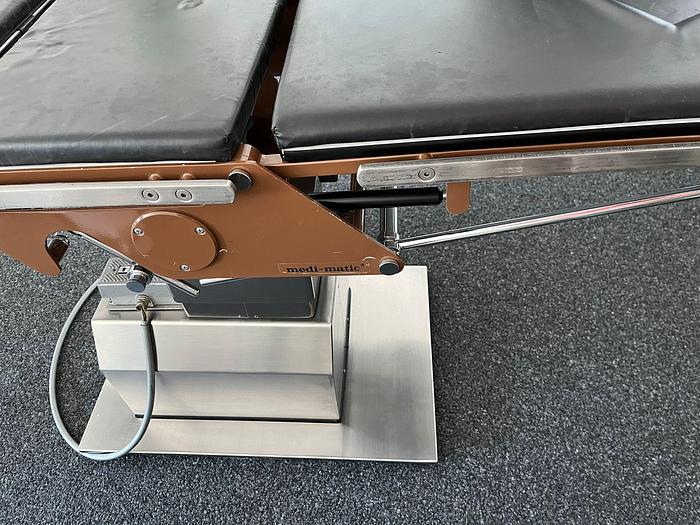 D'occasion TABLE D'OPERATION SCHMITZ