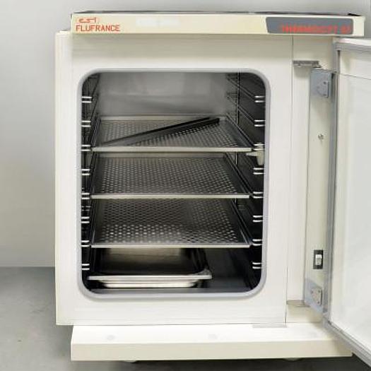 Used ASTEL THERMOCYT 37 CO2 OVEN