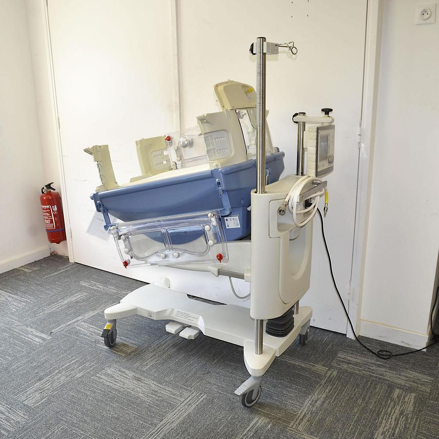 D'occasion DRAGER CALEO INCUBER WITH MATTRESS