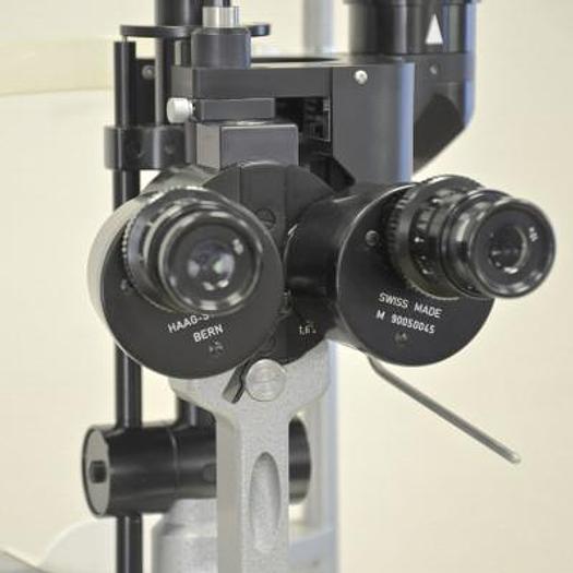 Used QUANTEL MEDICAL VIRIDIS OPHTHALMIC LASER FREQUENCY 532 UM COUPLE A LAMPE A FENTE HAAG STREIT 900