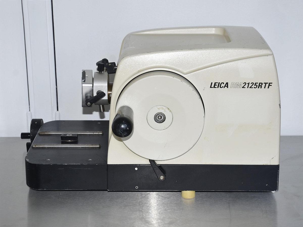 D'occasion LEICA RM 2125RTF MICROTOME