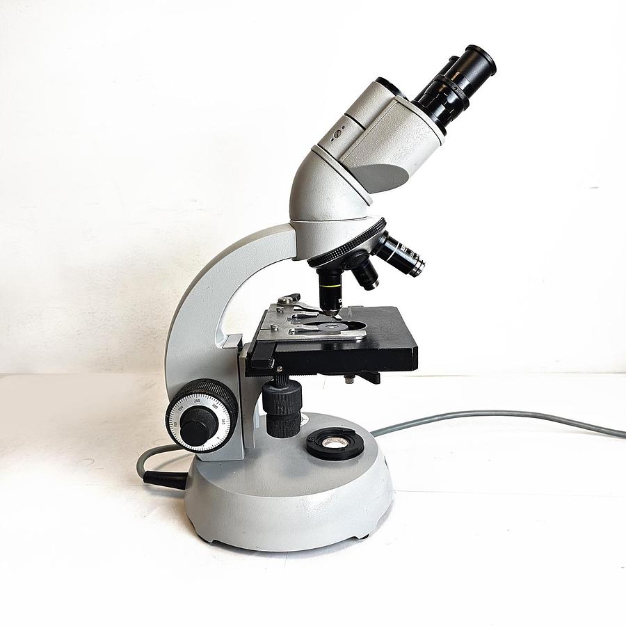 D'occasion CARL ZEISS NT6V/10W LABORATORY MICROSCOPE