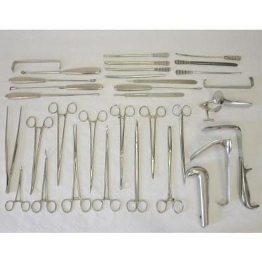 Used BOX OF GYNECOLOGICAL INSTRUMENTS