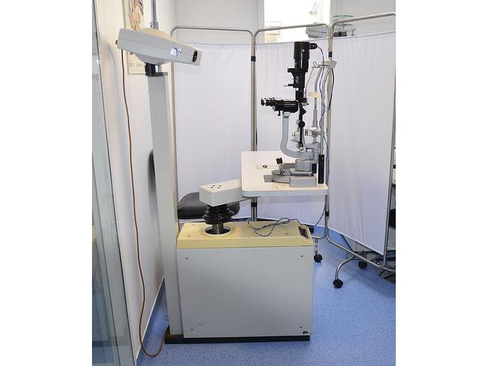 D'occasion LAMPE A FENTE HAAG STREIT 900 SUR SA TABLE ET SON SIEGE A HAUTEUR VARIABLE ELECTRIQUE