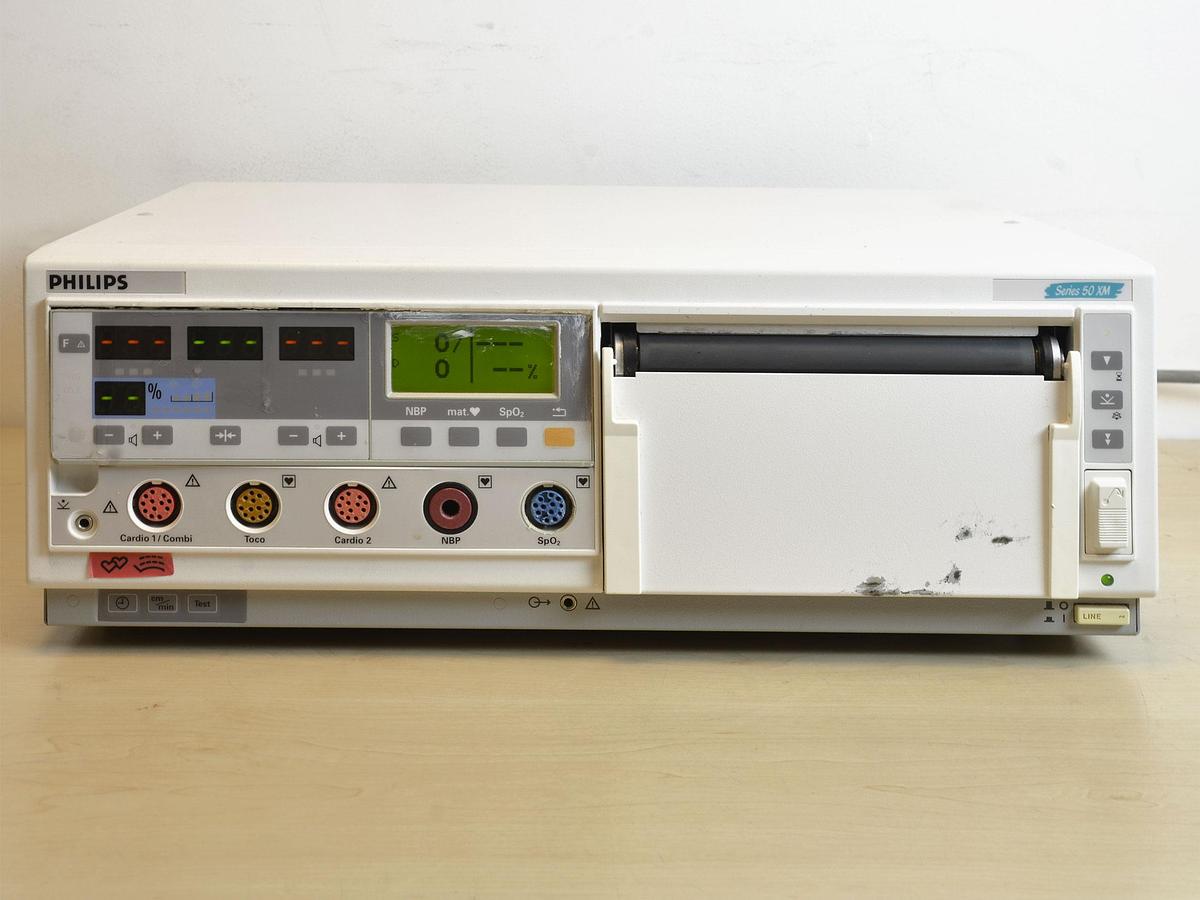 D'occasion PHILIPS 50XM M1350C CARDIOTOCOGRAPH WITH 2 US PROBES AND 1 TOCO PROBE