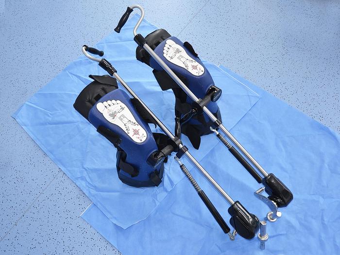 D'occasion ÉTRIERS MAQUET DE POSITIONNEMENT DE GYNÉCOLOGIE/LAPAROSCOPIE/UROLOGIE