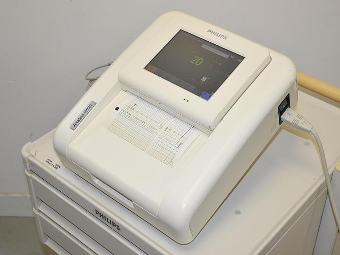 original-d-occasion-tococardiographe-philips-avalon-fm-20-avec-ses-sans-fils-sondes.JPG