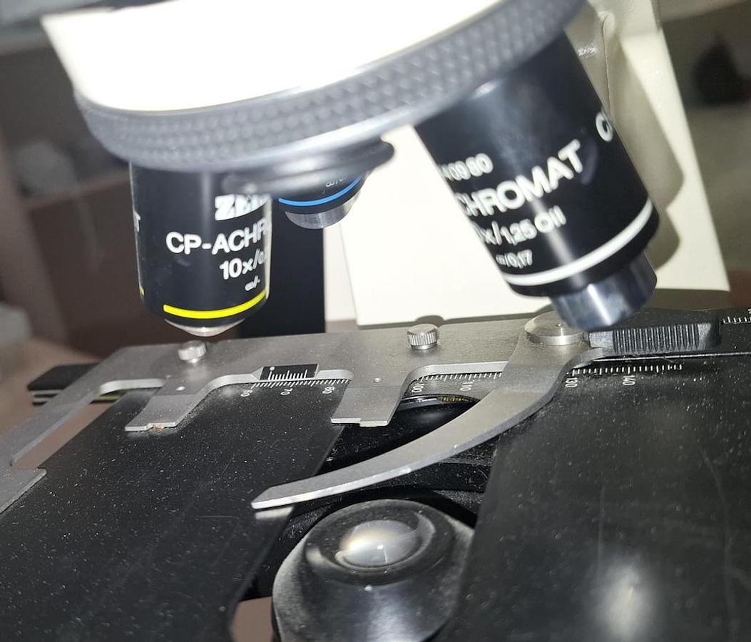 D'occasion ZEISS AXIOLAB E Re BINOCULAR MICROSCOPE