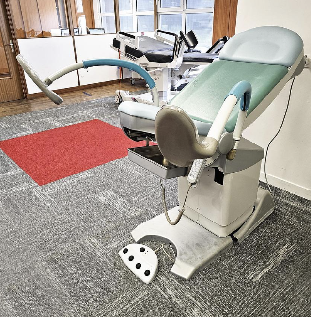 D'occasion CHAISE GYNECOLOGIQUE SCHMITZ MEDI-MATIC