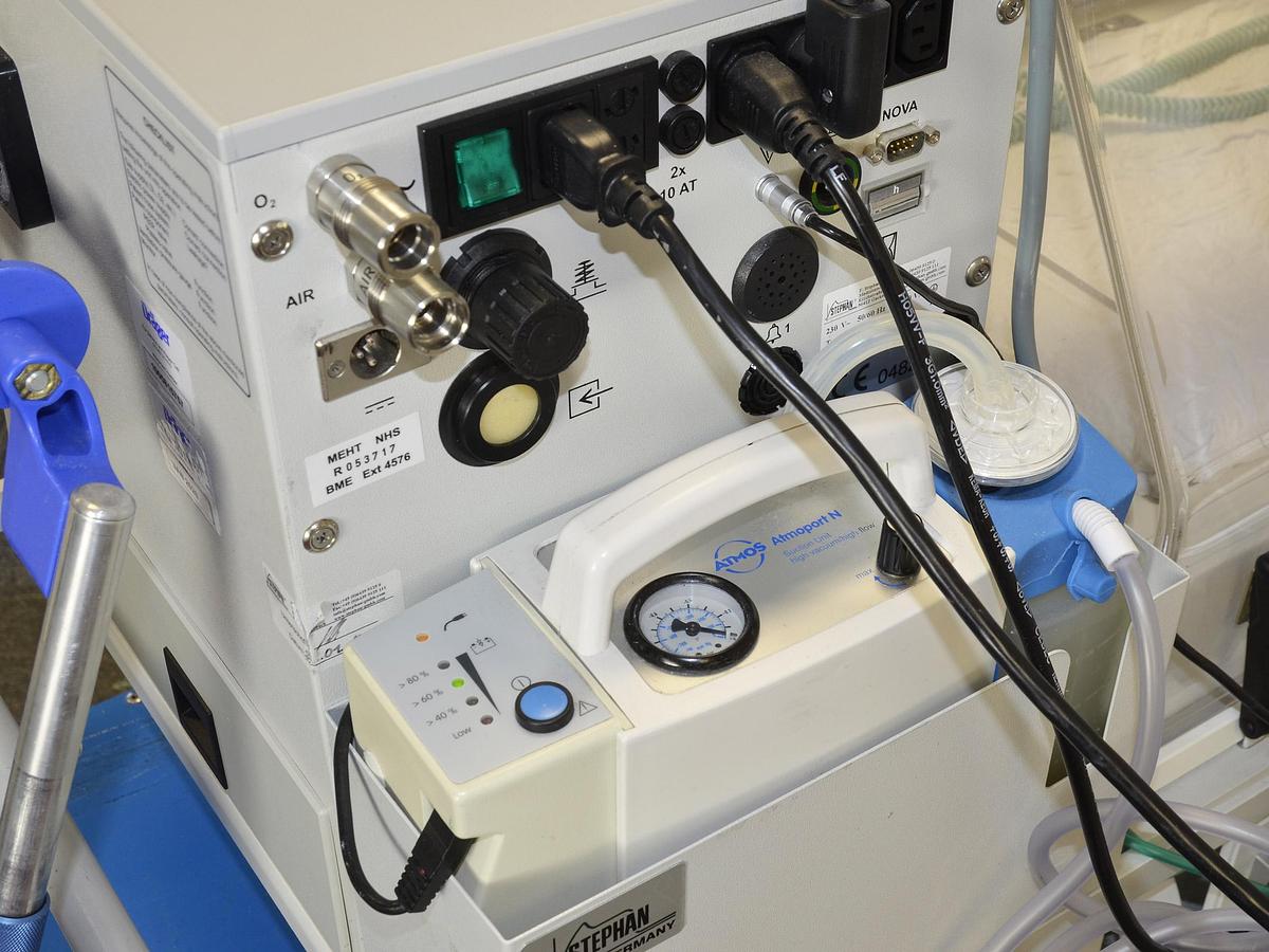 D'occasion DRAGER ISOLETTE TI500 TRANSPORT INCUBATOR