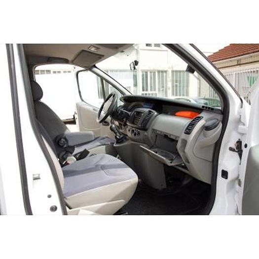 Used AMBULANCE RENAULT TRAFFIC