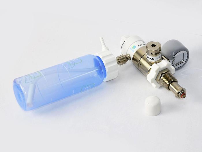 Used BUBBLER FOR OXYGEN BOTTLE WITH HUMIDIFIER