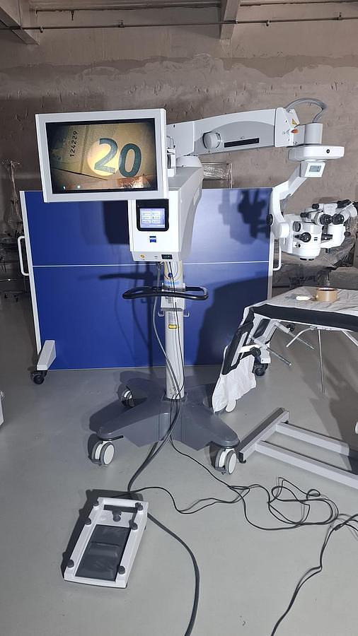 D'occasion KARL ZEISS LUMERA 700 OPERATING OPHTHALMOLOGY MICROSCOPE