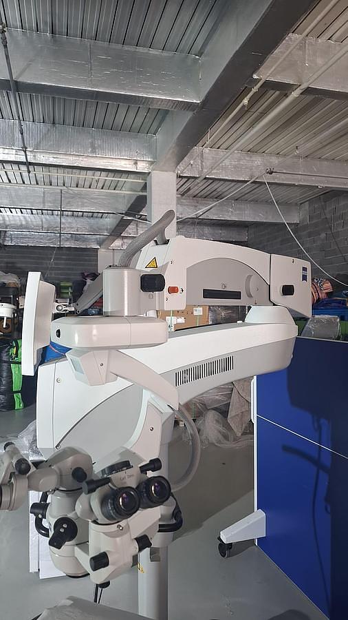 D'occasion KARL ZEISS LUMERA 700 OPERATING OPHTHALMOLOGY MICROSCOPE