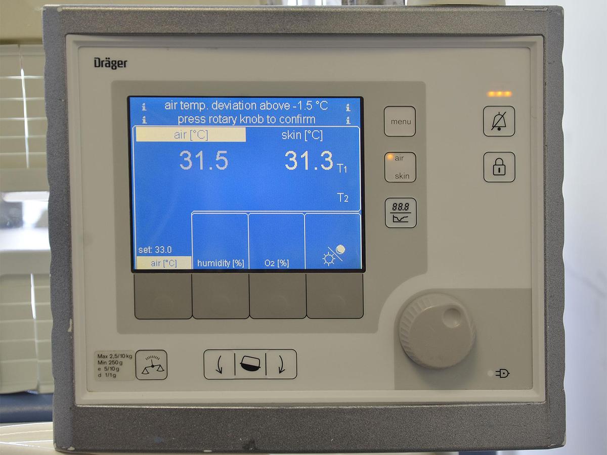 D'occasion DRAGER CALEO INCUBER WITH MATTRESS