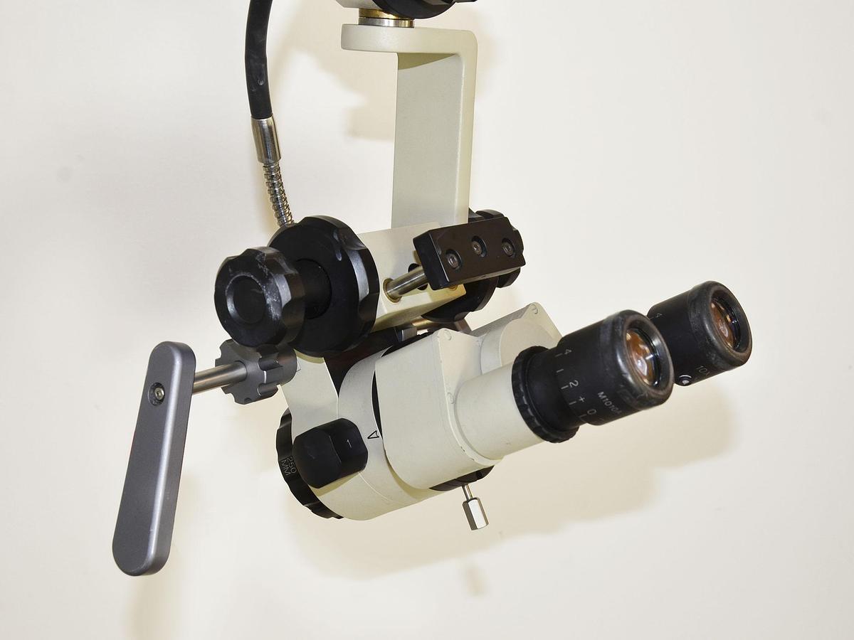D'occasion STORZ URBAN US-1 OPHTHALMIC OPERATING MICROSCOPE