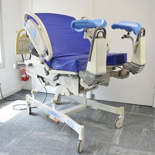 Used HILL ROM AFFINITY 4 DELIVERY BED, ELECTRIC MOVEMENTS, BARRIER CONTROL