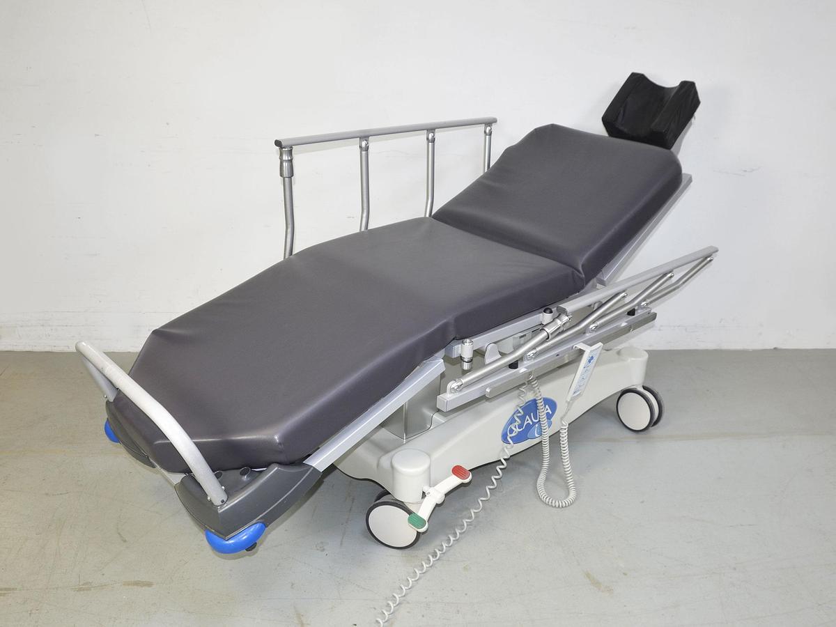 D'occasion BMB MEDICAL CLAVIA LINE ELECTRIC STRETCHER TROLLEY