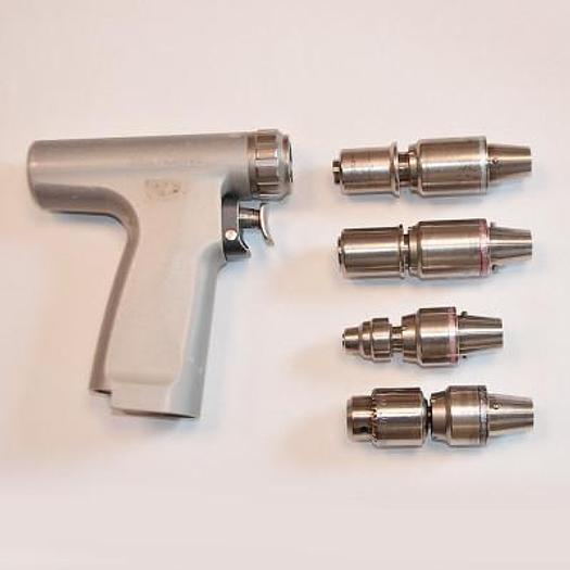 Used 2 ORTHOPEDIC MOTORS WITH 1 BATTERY, 4 CHUCKS AND CHARGER.