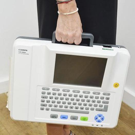 COMEN CM1200A FLAT PANEL ELECTROCARDIOGRAPH WITH MANUAL AND ACCESSORIES
