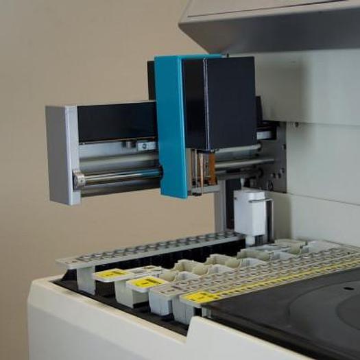 Used COBAS MIRA PLUS ROCK BIOCHEMISTRY SYSTEM ON CART