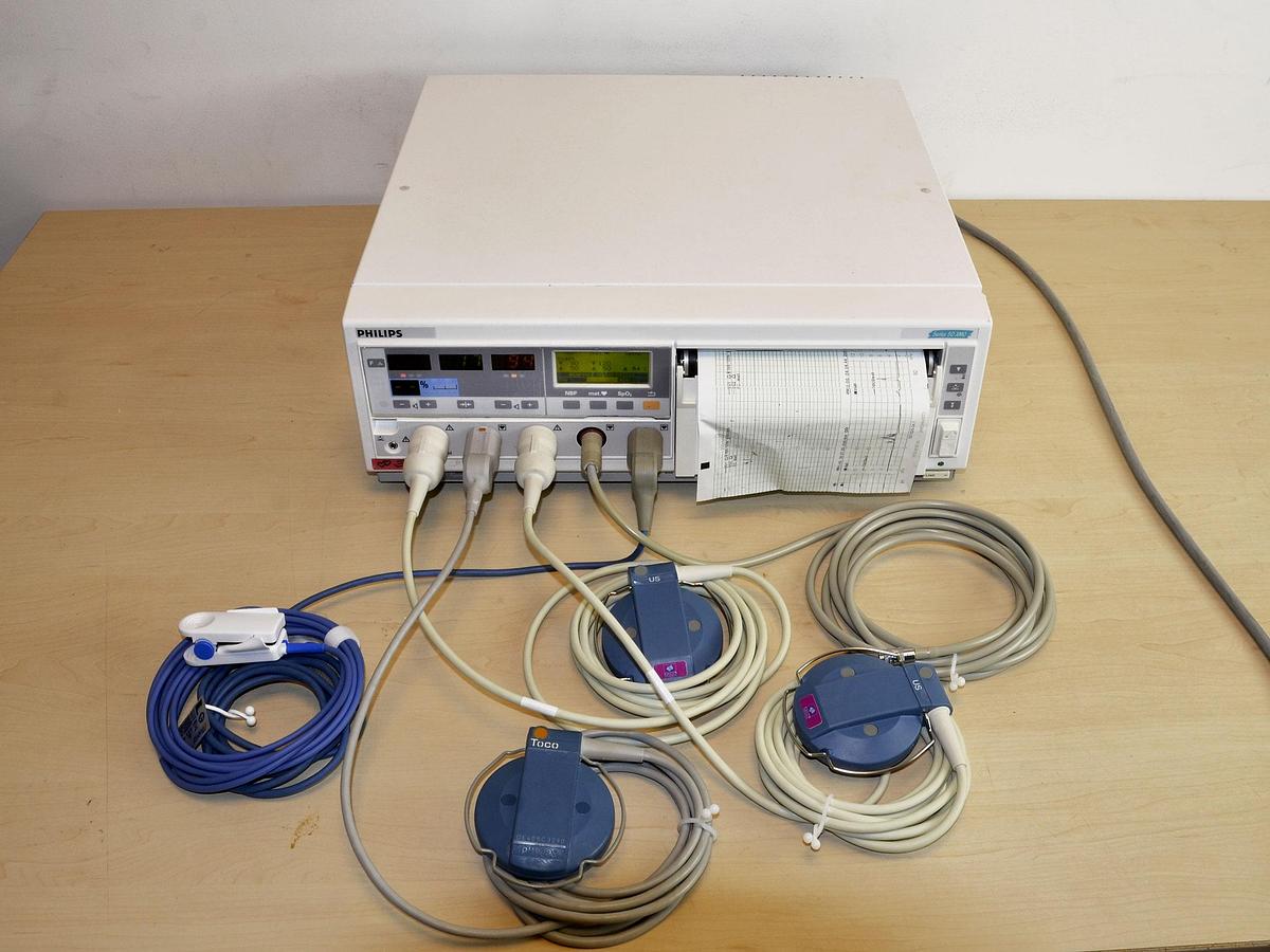 D'occasion PHILIPS 50XMO M1350C CARDIOTOCOGRAPH WITH 2 US PROBES AND 1 TOCO PROBE