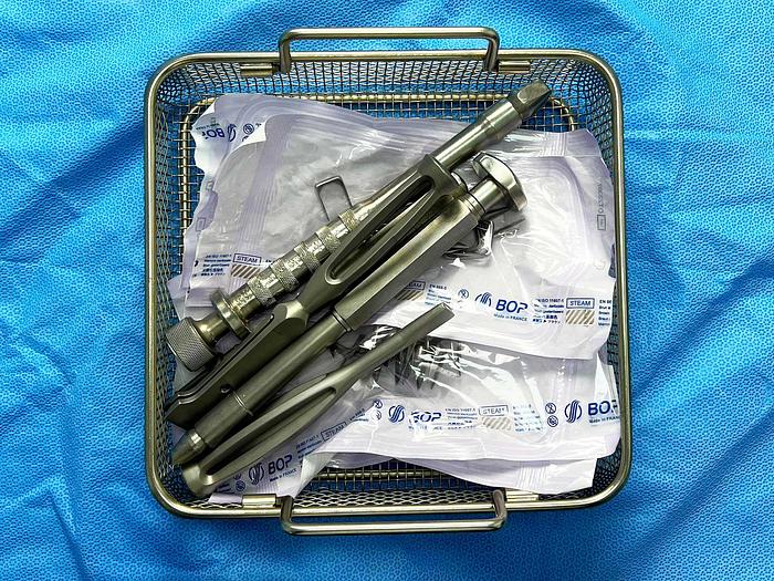 Used BLOUNT STAPLES SET