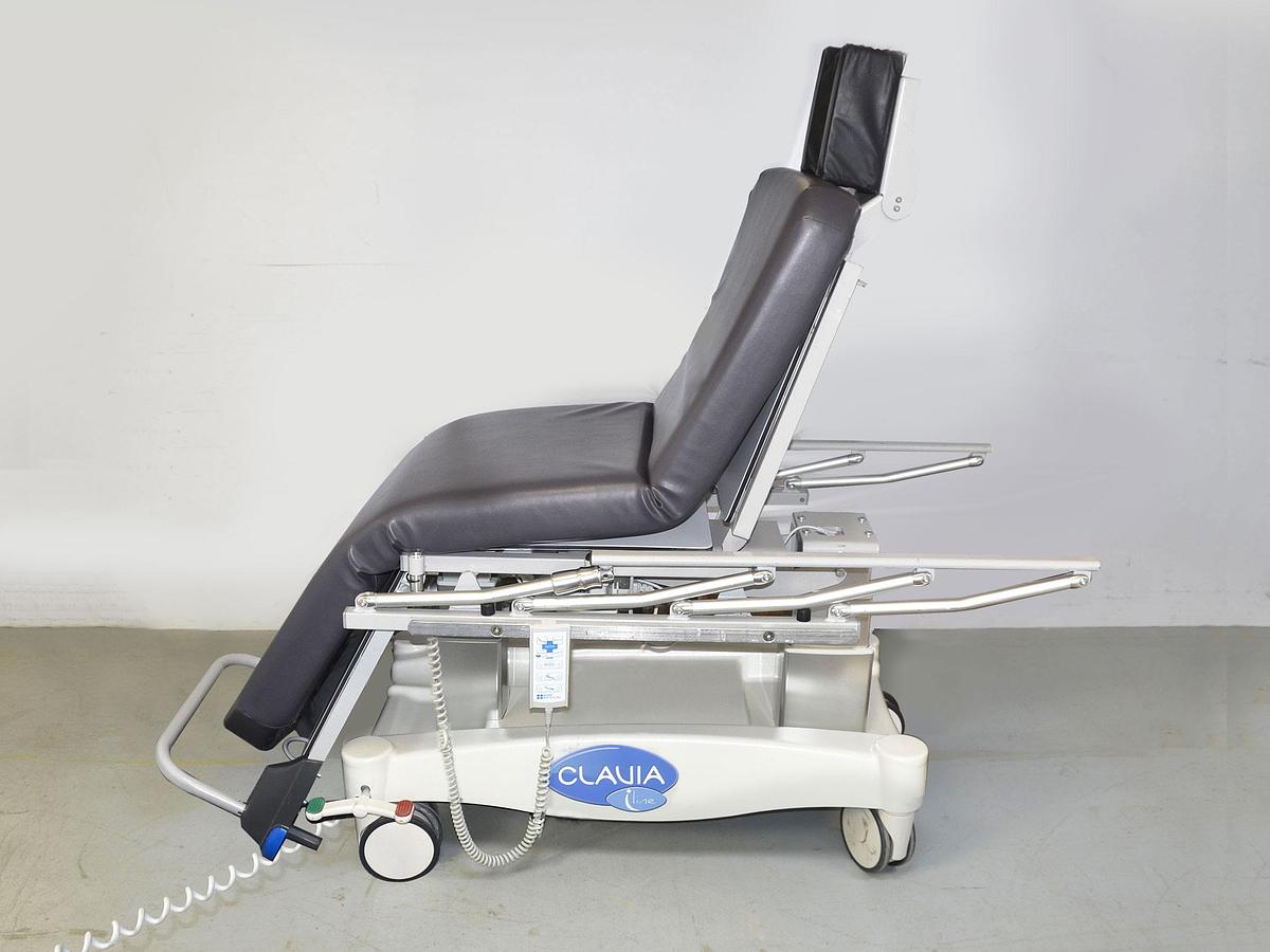 D'occasion BMB MEDICAL CLAVIA LINE ELECTRIC STRETCHER TROLLEY