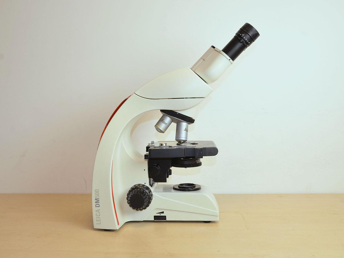 D'occasion LEICA DM500 LABORATORY MICROSCOPE