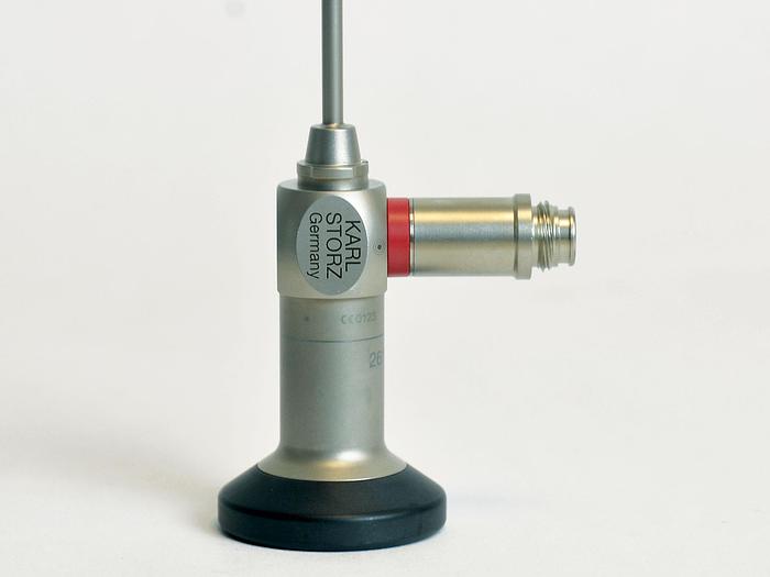 original-d-occasion-kit-d-hysteroscopie-storz-avec-cable-de-lumiere.JPG