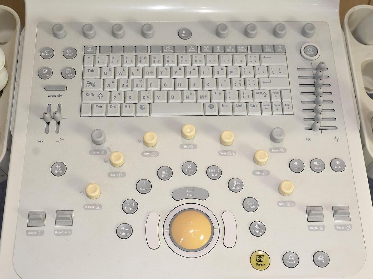original-d-occasion-echographe-philips-hd-15-2-d-3-d-4-d-gyneco-et-radio.JPG