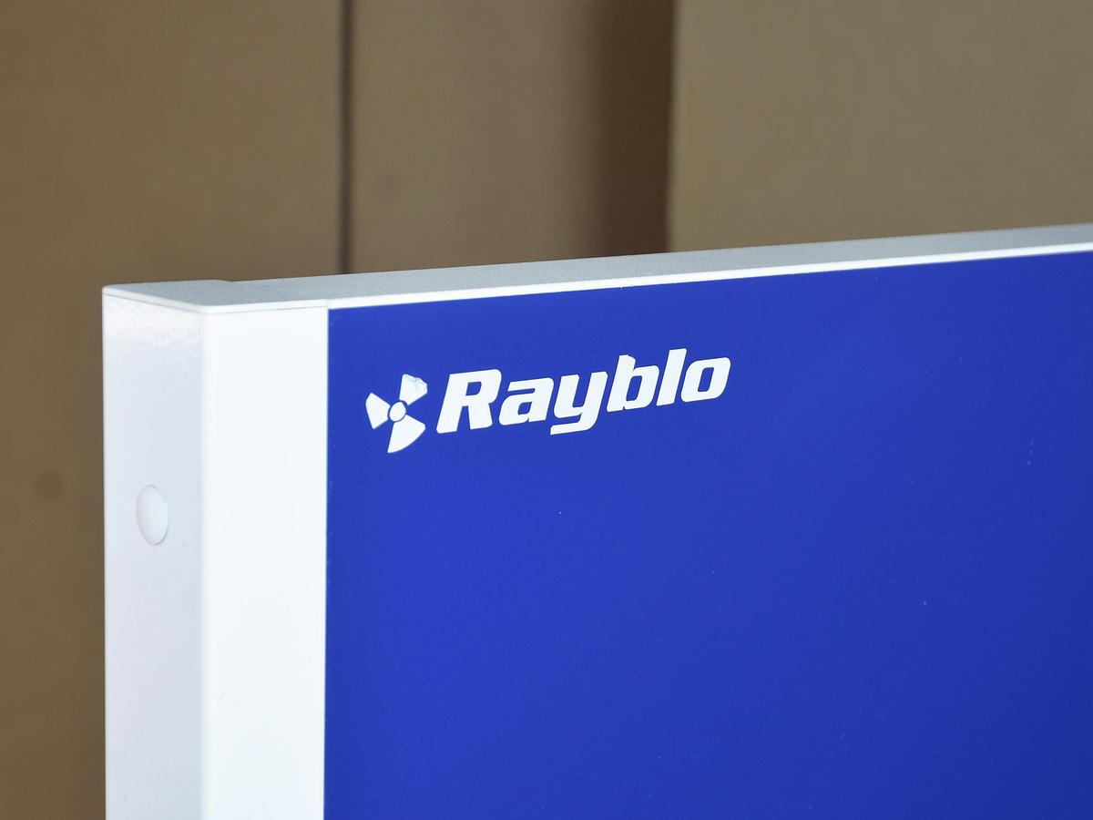 D'occasion RAYBLOC XRAY MOBILE LEADED SCREEN ON WHEELS