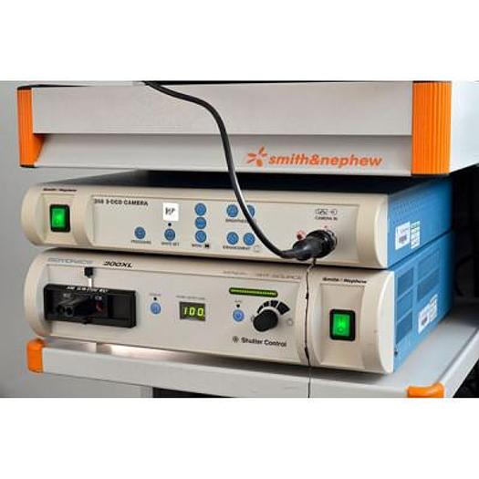 Used SMITH&NEPHEW ENDOSCOPY COLUMN WITH SMITH 350 3CCD CAMERA AND XENON 300 XL LIGHT SOURCE