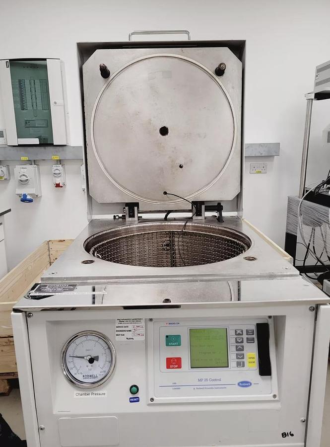 D'occasion AUTOCLAVE VERTICAL RODWELL ENSIGN 125 litres 