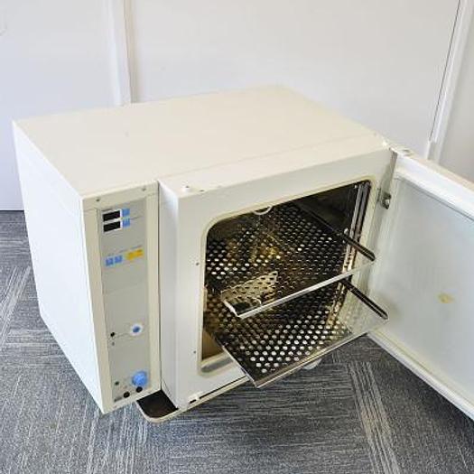 Used HERAEUS BB 6060 INCUBATOR, CO2 OVEN (FIV), 60 LITERS