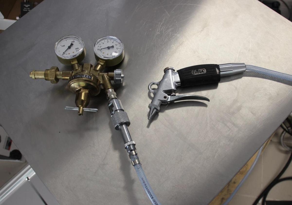 D'occasion LAVE SABOTS MIELE PG 8592  AVEC ACCESSOIRES