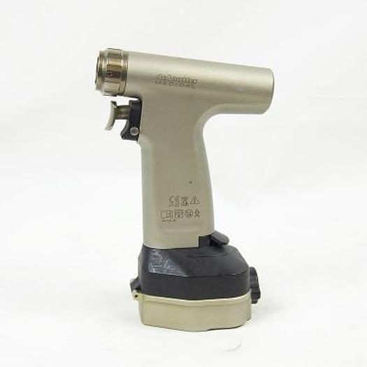 Used ORTHOPEDIC POUTER MOTOR WITH 2 BATTERIES, 5 CHUCKS AND CHARGER.