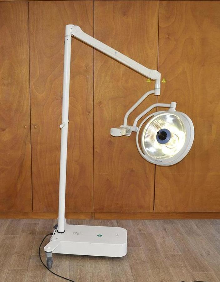 D'occasion ECLAIRAGE OPÉRATOIRE DRAEGER SOLA MOBILE