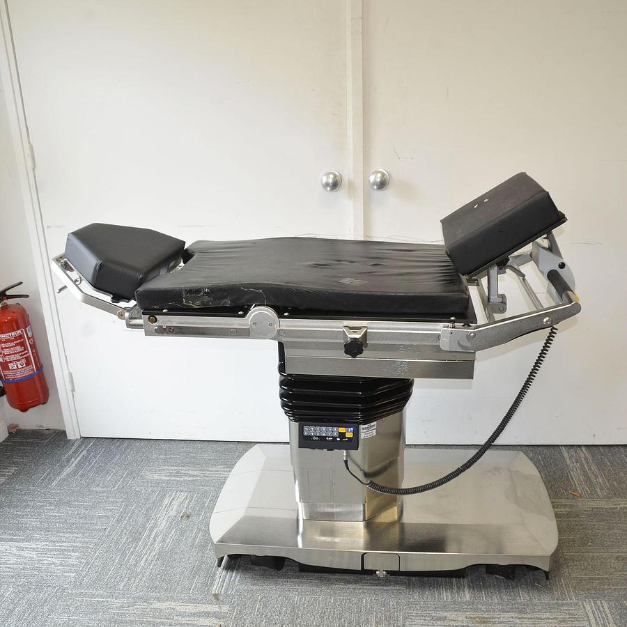 original-d-occasion-table-d-operation-electrique-steris-cmax.JPG